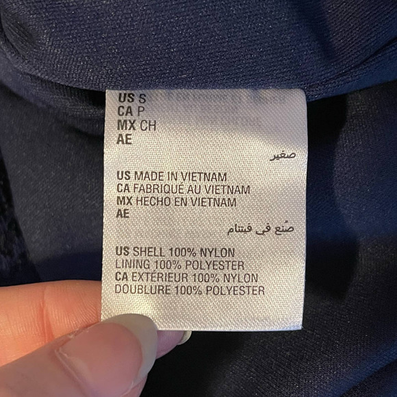 JM Collection Navy Cold Shoulder Lace 3/4 Sleeve V Neck Top NWT Size Small - Picture 9 of 12